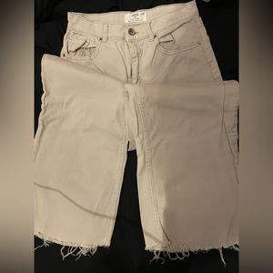 Brand new trendy wide leg pants! Light beige from Ardene size 5 :)